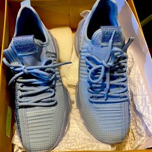 Steve Madden baby blue tennis shoes size 9.5.